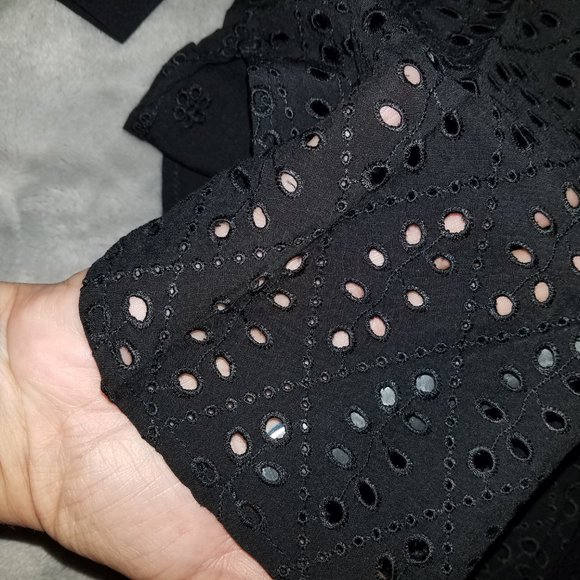 Vince Camuto Long Sleeve Split Neck Embroidered Black Blouse - Picture 7 of 10